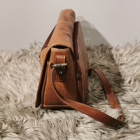 Giani Bernini Cognac Smooth Leather Fold Over Flap Shoulder Bag - Picture 5 of 10